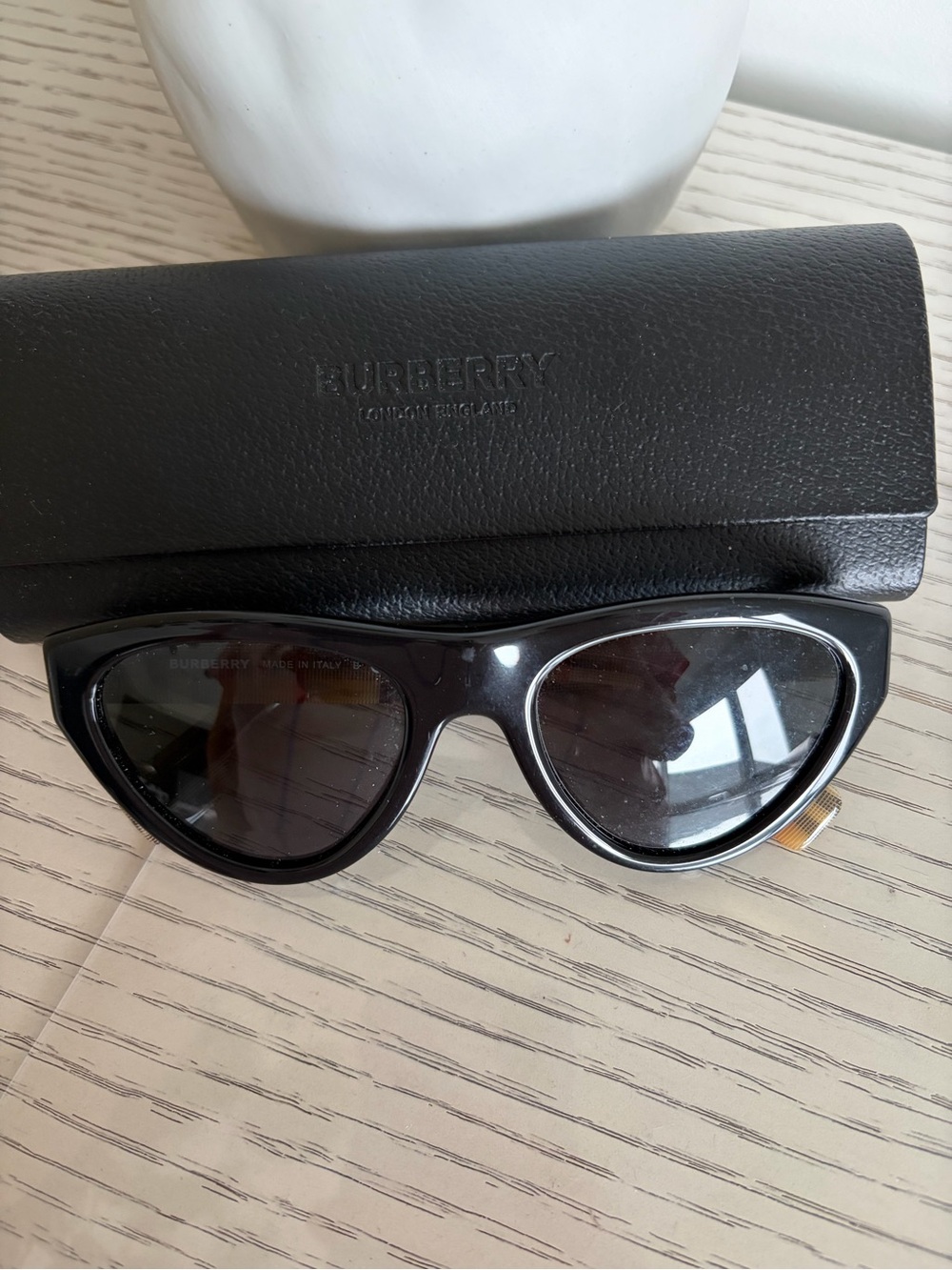 Burberry Black Frame Glasses with Beige Plaid Arms - Picture 3 of 4
